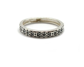 R001914 Sterling silver ring band solid hallmarked 925