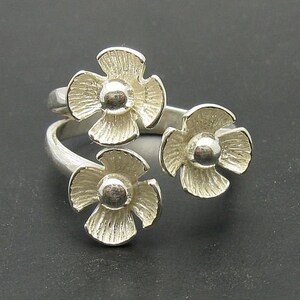 R000691 Sterling Silver  Ring Solid 925 Flower