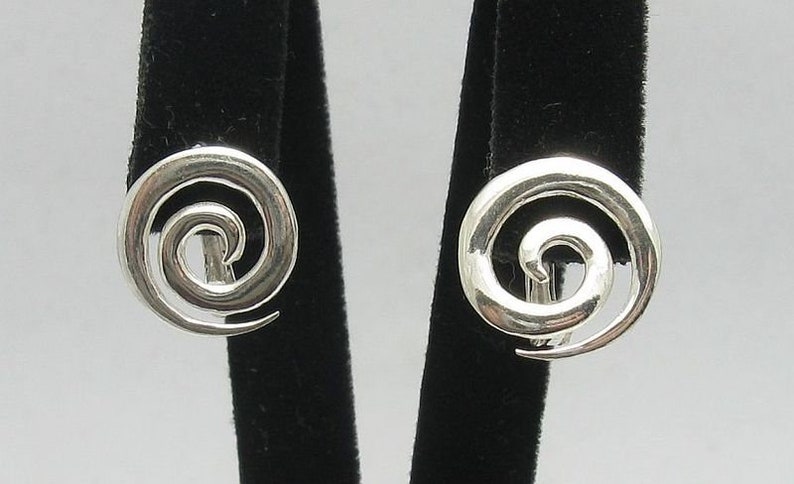 E000281 Sterling silver earrings 925 Whirlpool image 1