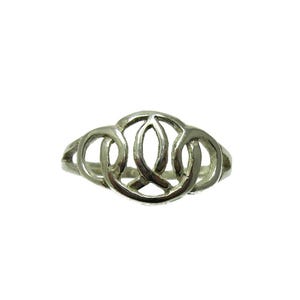 Sterling silver ring hallmarked 925 nickel free