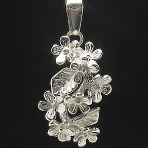 PE000594  Sterling silver pendant  Flower solid 925