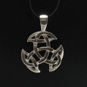 PE000491 Sterling silver pendant   925 solid celtic knot