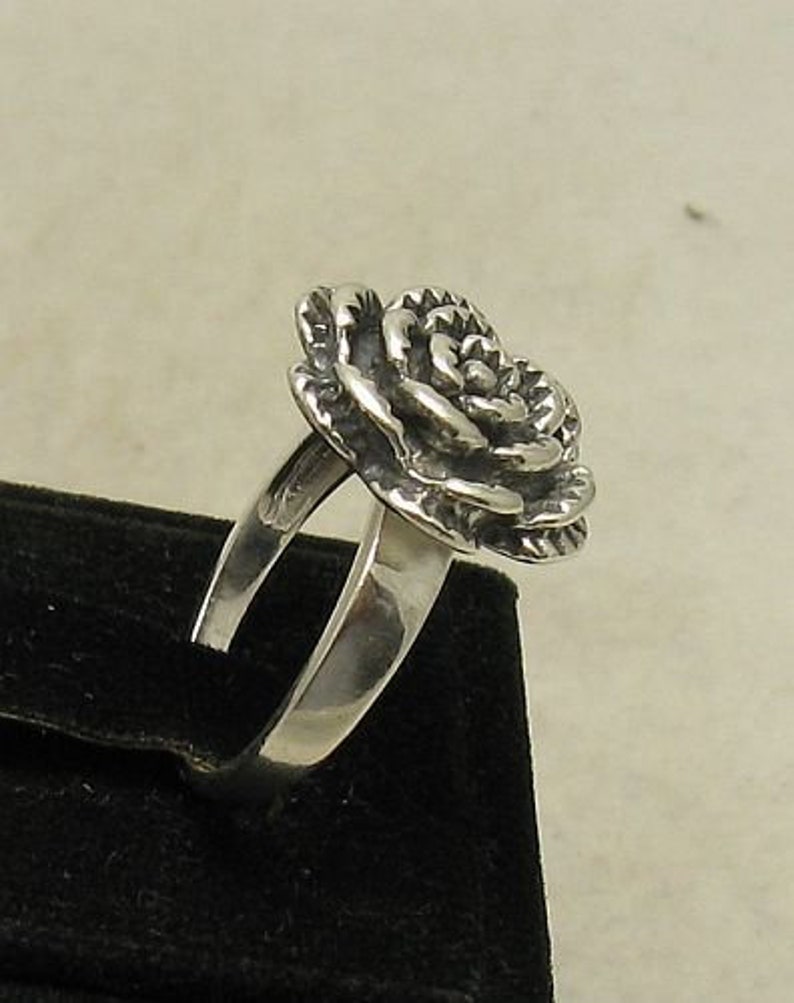 R001050 STERLING SILVER Ring Solid 925 Flower image 2