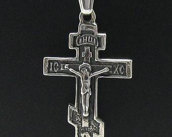 Colgante de plata de ley con sello 925 y cruz de calidad ortodoxa.