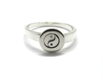 Genuine sterling silver ring solid 925 Yin Yang R001921