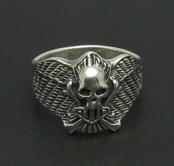 スターリングシルバーのスカルリング：ゴシックバイカースタイル