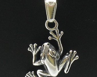 PE000256 Sterling silver pendant frog solid 925 charm