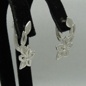 E000176 Sterling silver earrings Flowers image 3