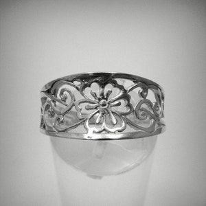R001240 STERLING SILVER Ring Solid 925 Floral Band image 1