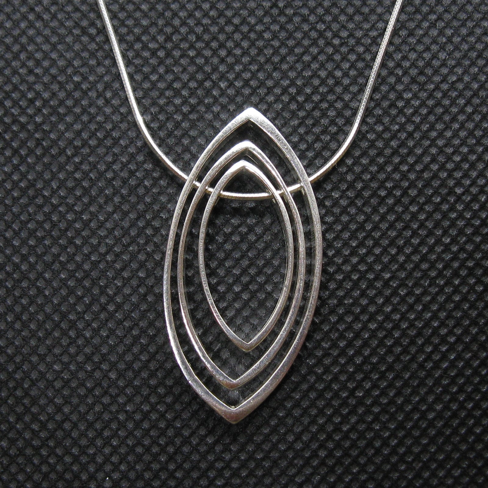 Stylish sterling silver pendant ellipses on snake chain solid hallmarked 925 N000281