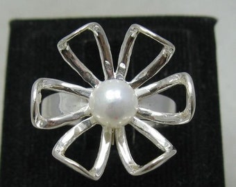 Sterling Silver Ring Flower With Pearl Solid Stamped 925 Nickel Free