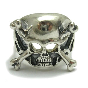 R000737 Sterling Silver  Ring  925 Skull bones