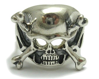 R000737 Sterling Silver  Ring  925 Skull bones