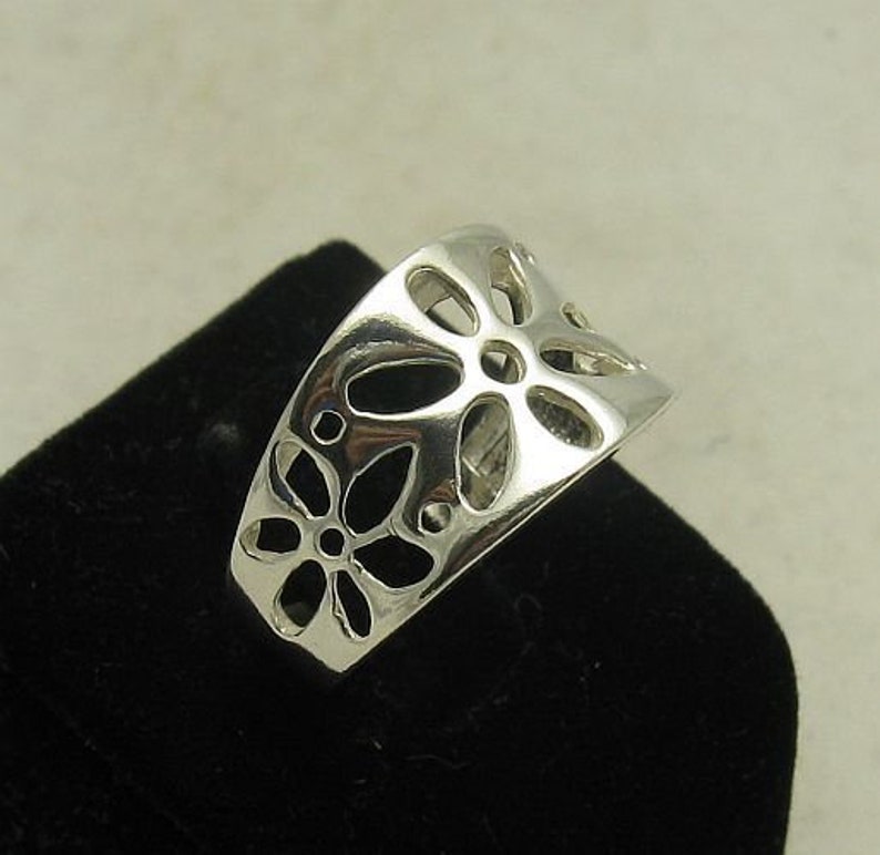 R000897 STERLING SILVER Ring Solid 925 Flower image 2