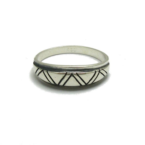 Sterling Silver Ring Hallmarked 925 Nickel Free