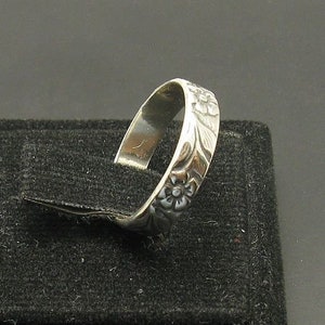 R000957 Small sterling silver ring solid 925 Flower band zdjęcie 3
