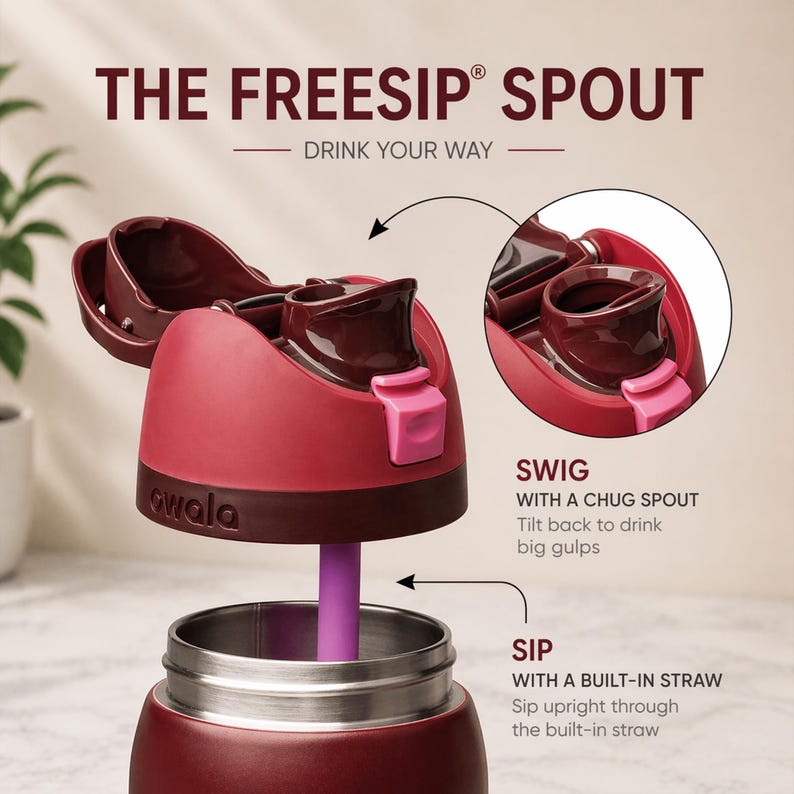 Puede incluir: Una botella de agua de color granate y acero inoxidable con un dise&ntilde;o de tapa &uacute;nico. La tapa presenta una boquilla abatible y una pajita incorporada. El texto "THE FREESIP SPOUT" y "DRINK YOUR WAY" son visibles.