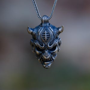 Pendentif masque Hannya Oni - Collier démon japonais - Bijoux guerrier samouraï - Pendentif punk gothique pour homme et femme