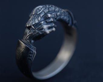 Trust No One Ring – Gothic Snake & Handshake Symbol Ring, Dark Style Unisex Jewelry