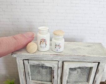 mini decoration for dollhouse Miniature kitchen canister jar with bunny dollhouse decor 1:12