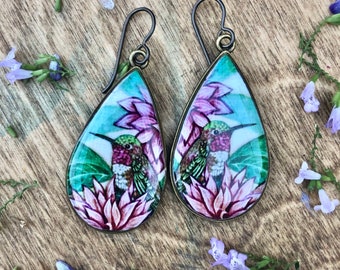 Hummingbird Earrings, Hummingbird Xmas Gift, Handmade jewelry for her, Dahlia earrings, Bird Dangles, Hummingbird Art