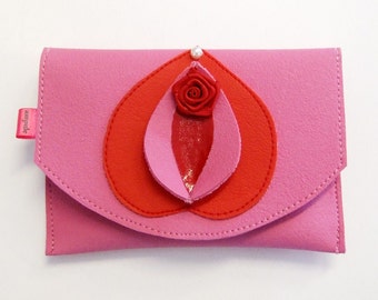 Vulvette in roze en rood - yoni-zakje van imitatieleer