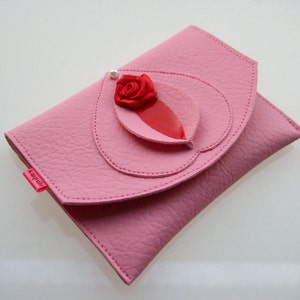 Vulvette babyroze en rood, yonizakje van imitatieleer