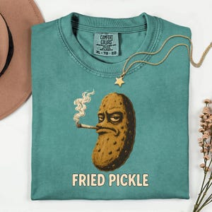 Funny Pickle Shirt, Funny Smoking Pickle Tee, Southern Snack Lover, Weirdcore Foodie Gift, Funny Retro Shirt, Fried Food Lovers T-Shirt