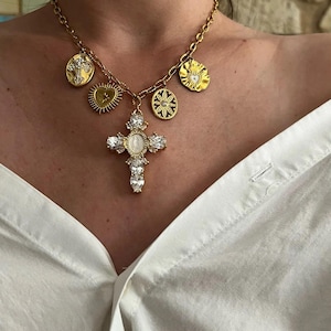 Elegant women&#39;s white cross necklace, religious pendant, spiritual jewelry, luminous jewelry, Virgin Mary cross, Christian jewelry, pendant