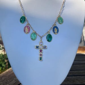 Women&#39;s multi-colored cross necklace, refined religious jewelry, elegant Christian pendant, confirmation gift, Virgin Mary medallions, jewelry