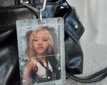Akrylowy uchwyt na karty fotograficzne Rain Mist: matowa ramka Polaroid Kpop