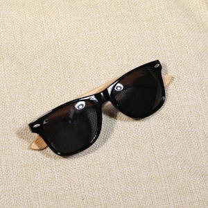 Stylish Bamboo Temple Retro Sunglasses – UV400 Protection