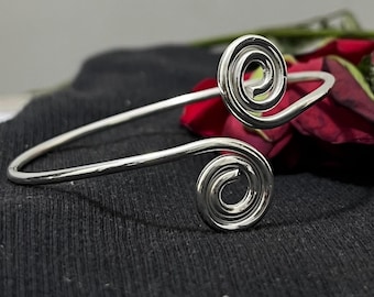 Handgemachte Spiral Silber Manschette Armband: Draht Gewickelt Armreif