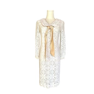 Vestido vintage de renda feito à mão dos anos 50/60 com laço no pescoço