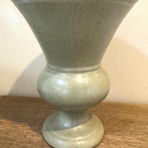 Vintare Haegar Pottery Art Deco Vase- soft green