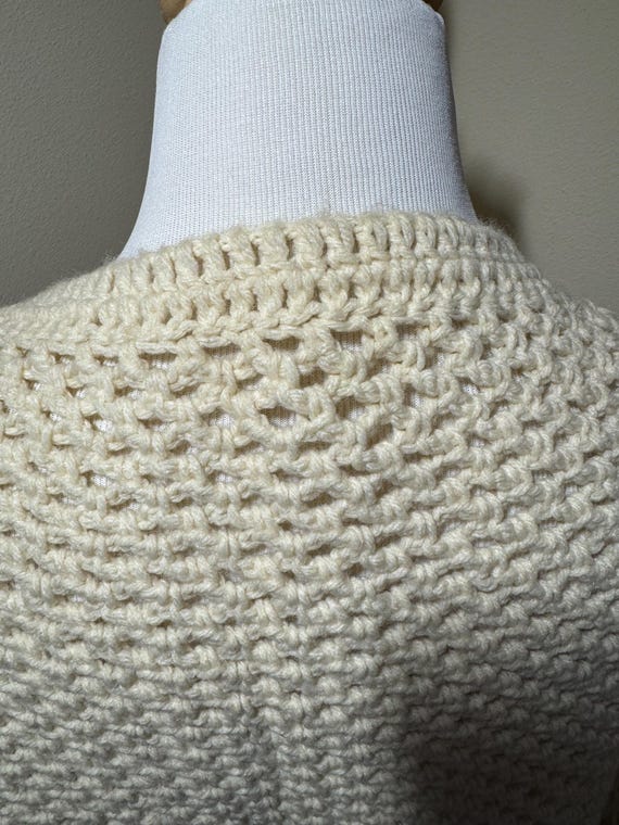 Vintage WHITE Crochet MACRAME FRINGE Shoulder Wra… - image 2