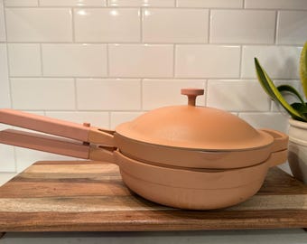 Set di 2 pentole impilabili Our Place Always Pan e Steam Always Pan da 19,9” di diametro con coperchio