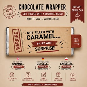 Puede incluir: Un envoltorio de chocolate rectangular con acabado de papel marrón que presenta el texto WARNING NOT FILLED WITH CARAMEL... FILLED WITH SURPRISE! y una lengüeta roja en el lado derecho. El diseño incluye trazos decorativos e iconos.