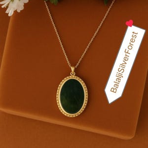 Colgante de moldavita cruda en plata de ley: collar de piedras preciosas verdes