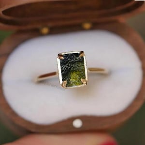 Natürlicher Roh Moldavit Edelstein Ring aus 925 Sterling, zarter Moldavit Ring, handgemachter Ring mit Meteoriten, Geschenk für die Liebe