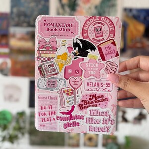 Rosa Romantasy Kindle-, Kobo- eller Tolino-insats – Rosa & vita klistermärken till e-läsare, boktillbehör