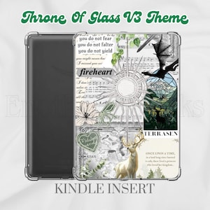 Puede incluir: Una funda transparente para Kindle con un diseño con el texto "Throne Of Glass V3 Theme". El diseño incluye un ciervo, un dragón, elementos florales y las palabras "fireheart" y "Terrasen".