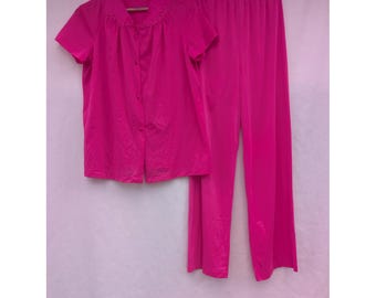 Vanity Fair Vintage Hot Pink Nylon Pajama Set Embroidered Top Pants Medium USA
