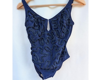 La Bianca Vtg One Piece Swimsuit Womens 10 Navy Blue Ruffle Plunge Notched USA