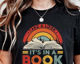 Spójrz na to z książki PNG | Projekt koszulki dla nauczyciela czytania | Cyfrowe pobieranie dla miłośnika książek retro