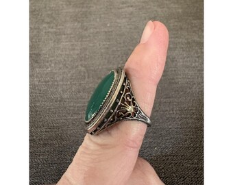 Nemco Antique Art Deco Rhodium Filigree Green Czech Glass Ring Size 6.5
