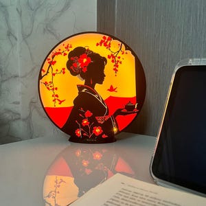 Japanese Geisha Table Lamp: Cherry Blossom Night Light - Asian Decor