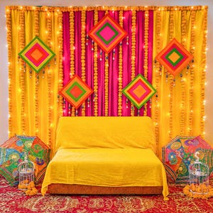 Mehndi-bakgrundsdekorationskit (bakgrundsgardiner + rekvisita) | Indiskt bröllop