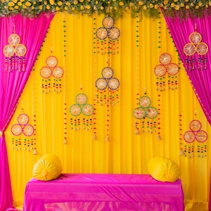 Haldi bakgrundsdekorationsset (gardiner + rekvisita) | Indisk bröllopsdekoration | BandBajaWeddings