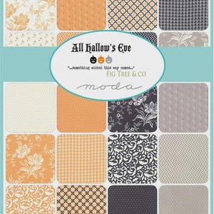 Puede incluir: Colección de telas "All Hallow's Eve" con varios patrones en naranja, crema, negro y gris. Los diseños incluyen estampados florales, pata de gallo y geométricos. Se incluye el texto "...something wicked this way comes..."